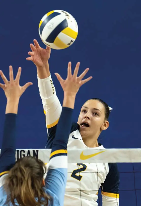 Allison Jacobs returning serve